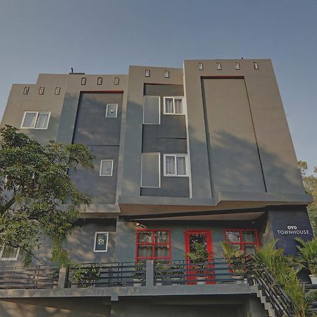 Super Townhouse 139 Ashiyana Smriti Upvan Near Emerald Mall Lucknow Bijnaur المظهر الخارجي الصورة