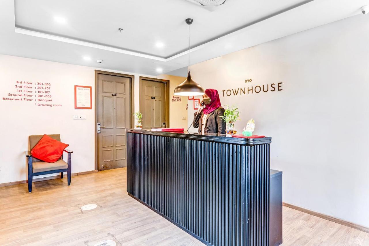Super Townhouse 139 Ashiyana Smriti Upvan Near Emerald Mall Lucknow Bijnaur المظهر الخارجي الصورة